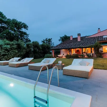 Ca Uvenere, Modern With Pool