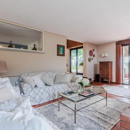 Ca Uvenere, Modern With Pool *
