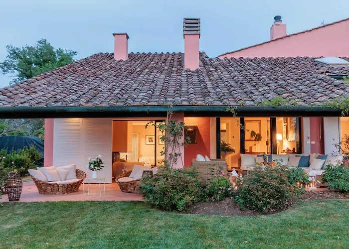 Ca Uvenere, Modern With Pool