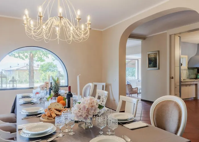 Ca Uvenere, Modern With Pool